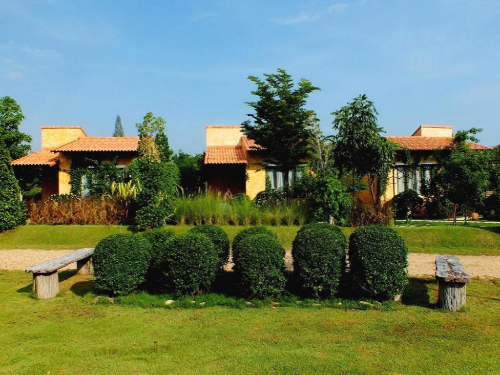 Villa Tuscany Country Resort Suan Phueng Buitenkant foto