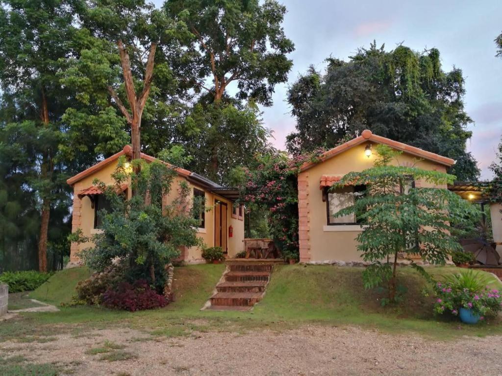 Villa Tuscany Country Resort Suan Phueng Buitenkant foto