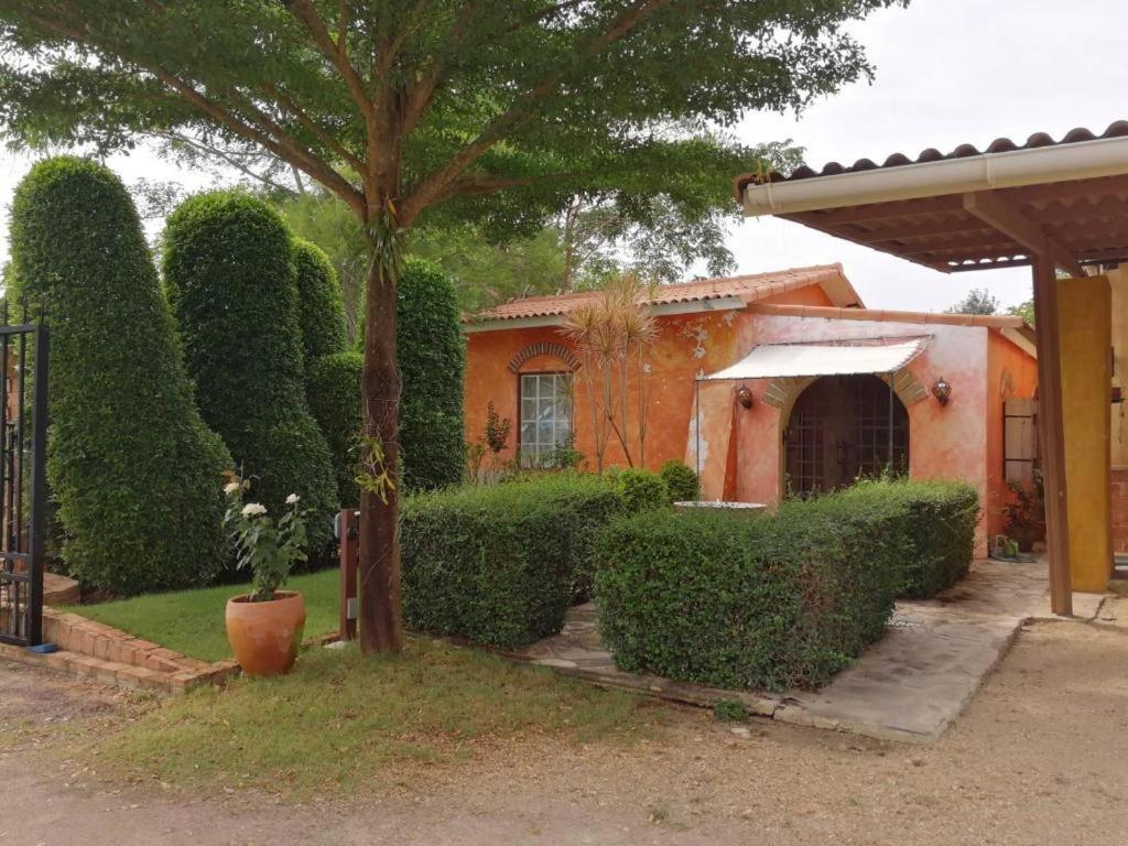 Villa Tuscany Country Resort Suan Phueng Buitenkant foto
