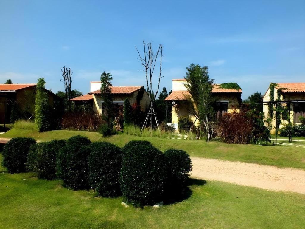 Villa Tuscany Country Resort Suan Phueng Buitenkant foto